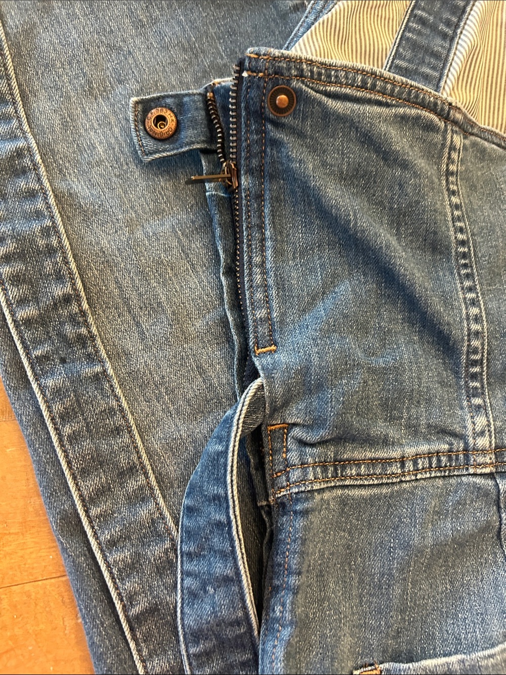 Duluth Trading Co Denim Bib Overalls Jumpsuit - Blue - Picture 7 of 9